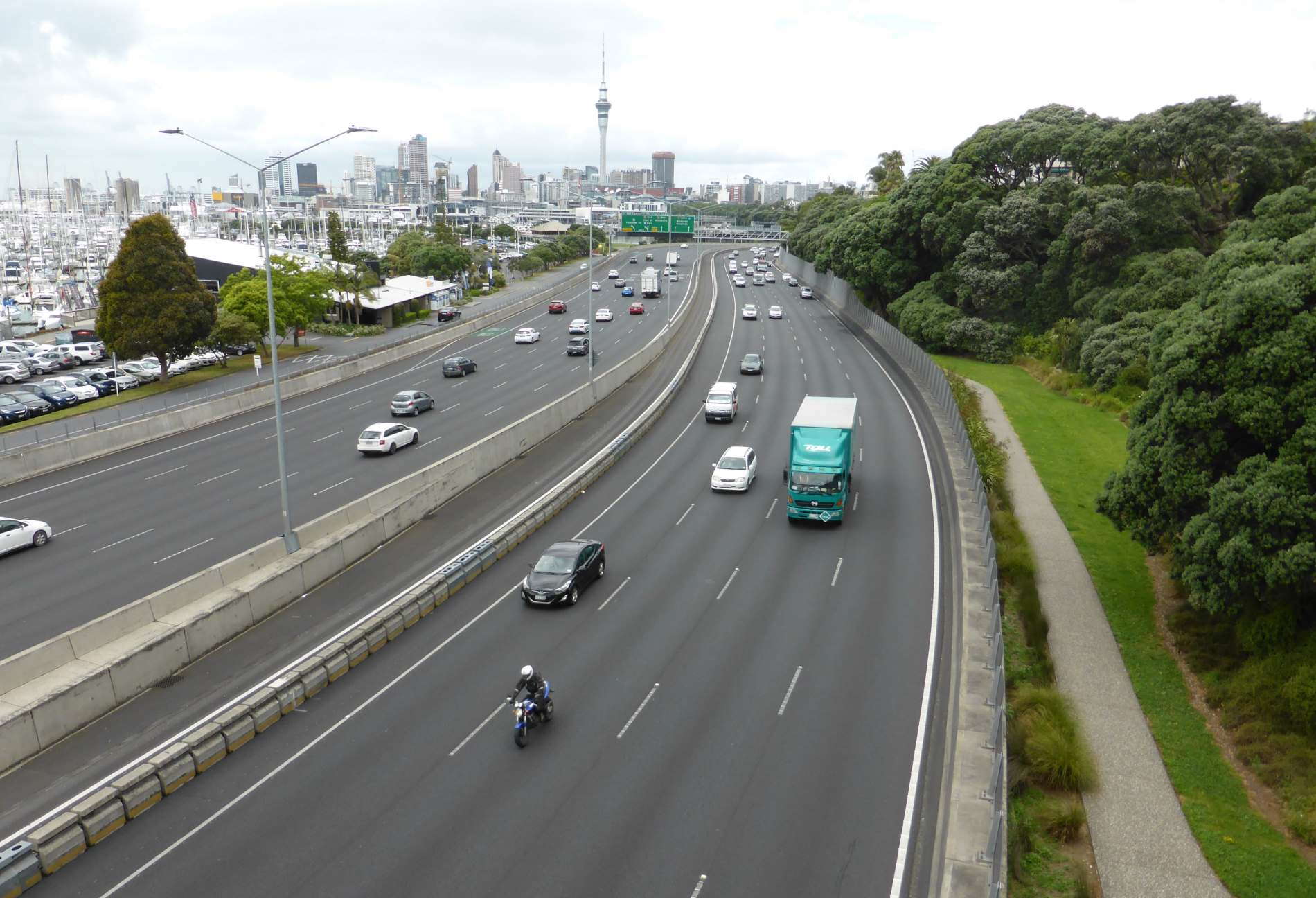 driving-in-new-zealand-and-australia-understanding-the-difference